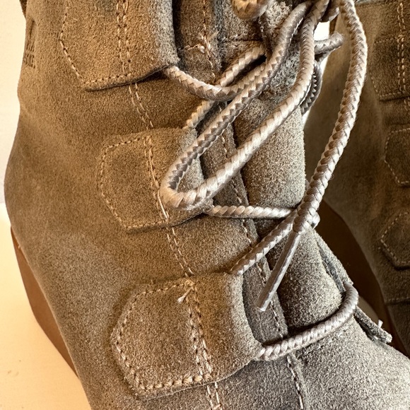 Sorel Toronto Lace Up Olive Green Suede Wedge Heel Booties - Picture 2 of 6